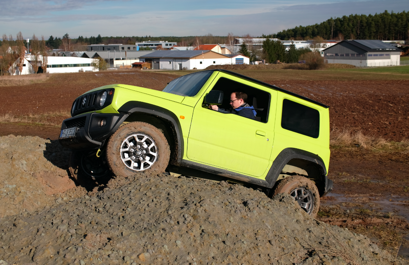 Illustration for article titled The 2018 Suzuki Jimny Is the Off-Road Bargain of Your Dreams, and the Highway Cruiser of Your Nightmares